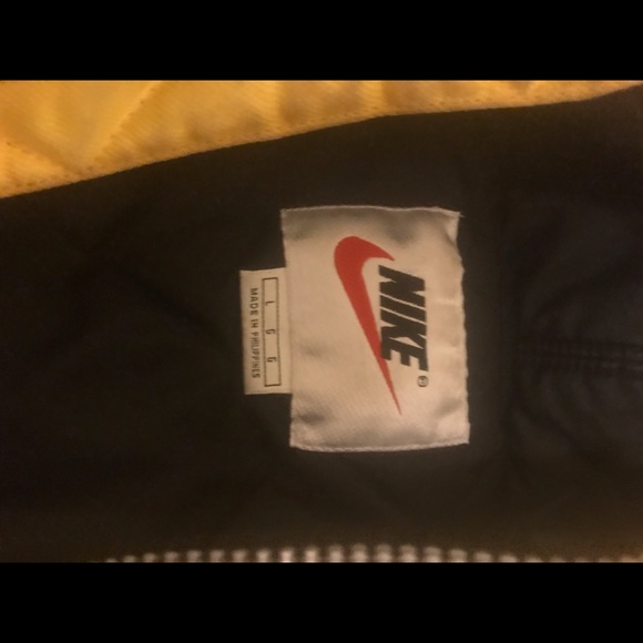 Nike Jacket. - Picture 2 of 6